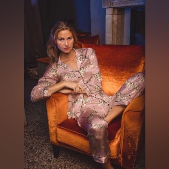 Averie Pink Tiger Print Dalia Two Piece Satin Pajama Set Extra Small
